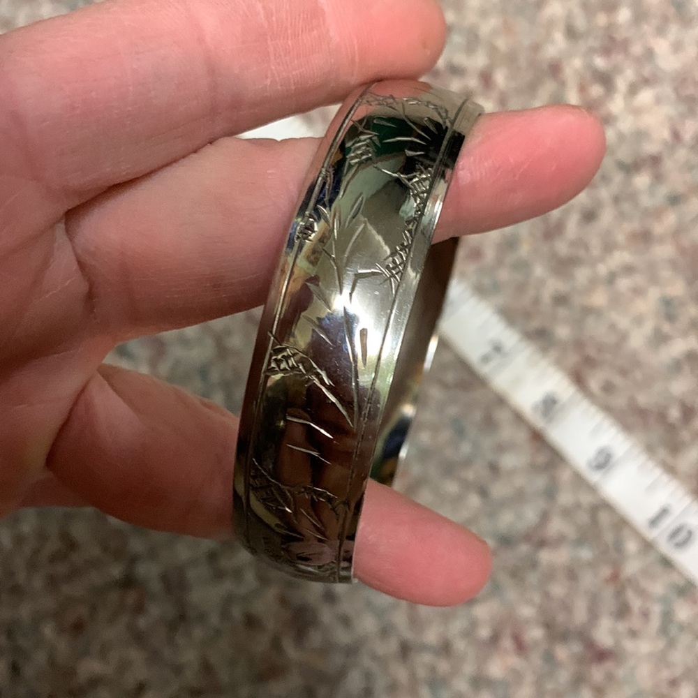 Silver bangle - Picture 3 of 4